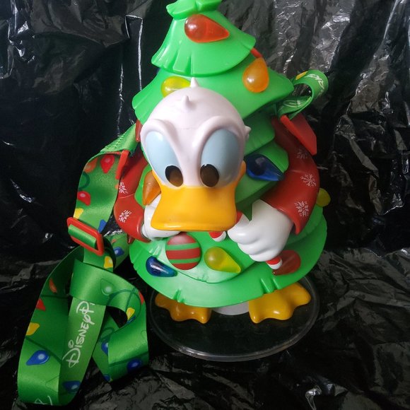 Disney Christmas  Donald Sipper 2023  lights up holds hot /cold - Picture 1 of 11
